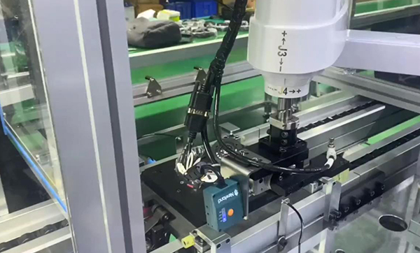 人工扫码总漏检？固定式二维码扫码设备如何让流水线错误率归零