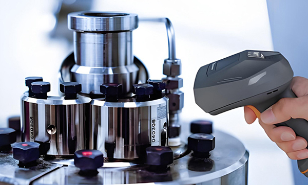 别让金属条码拖慢生产！手持工业扫码枪，抗摔耐用扫DM码从不出错